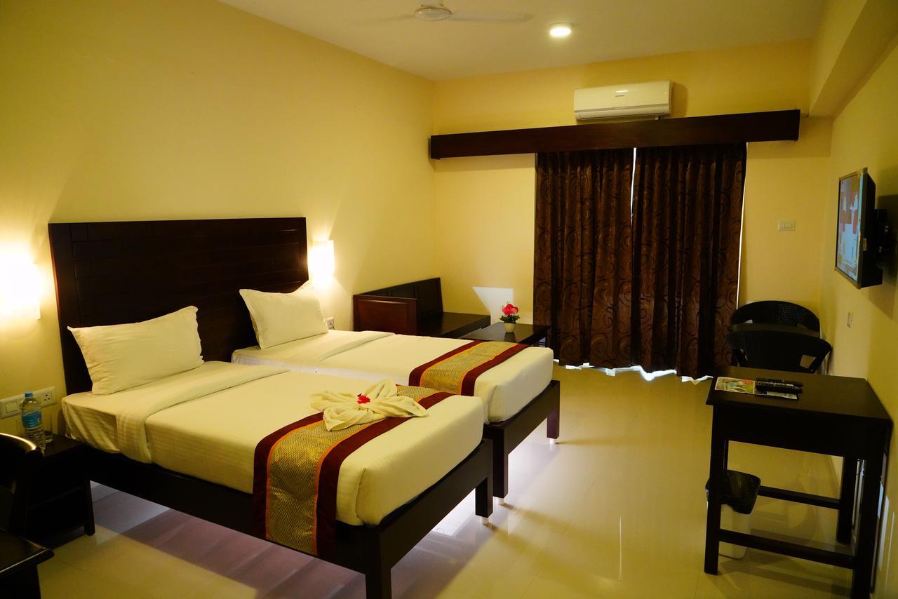 Five Falls Resort Kuttalam  Bagian luar foto