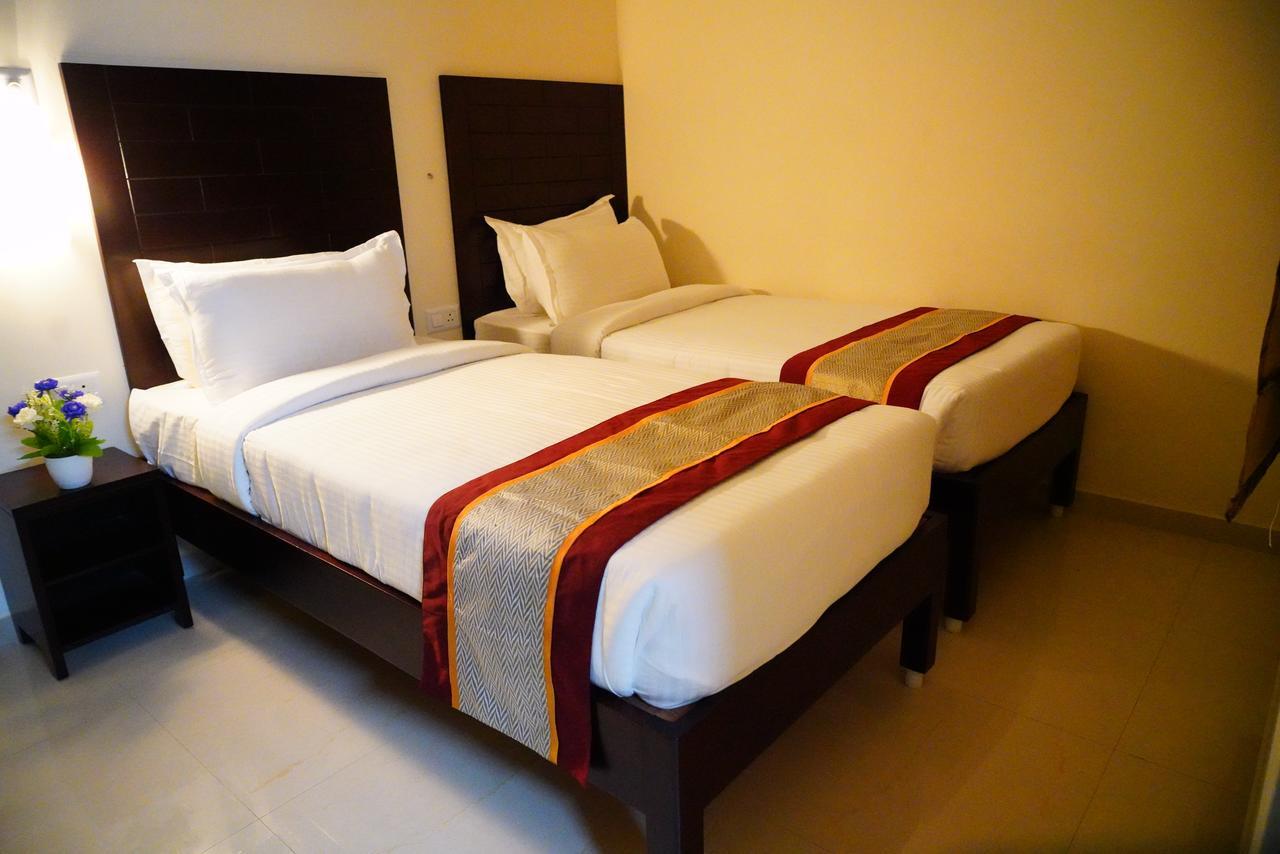 Five Falls Resort Kuttalam  Bagian luar foto