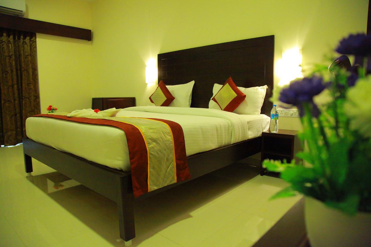 Five Falls Resort Kuttalam  Bagian luar foto
