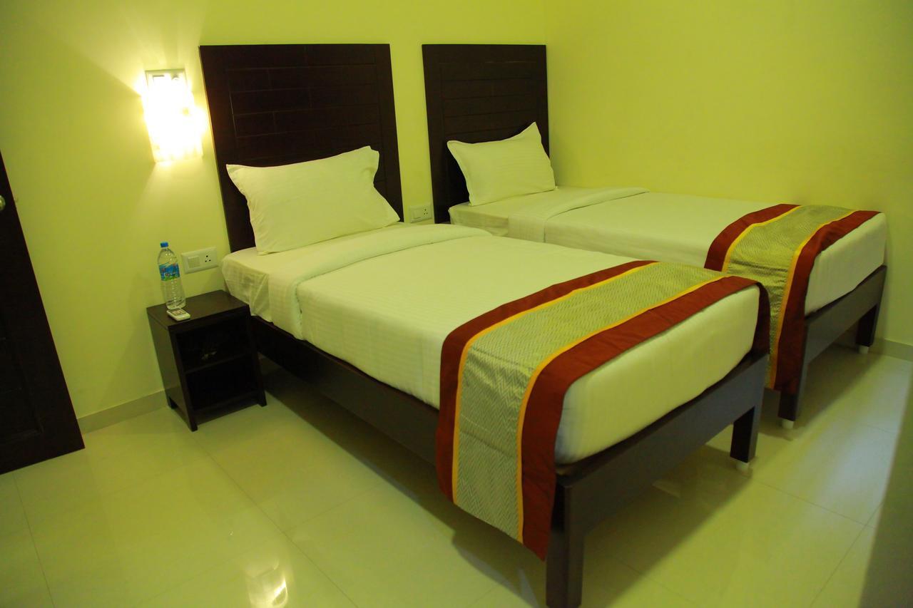 Five Falls Resort Kuttalam  Bagian luar foto