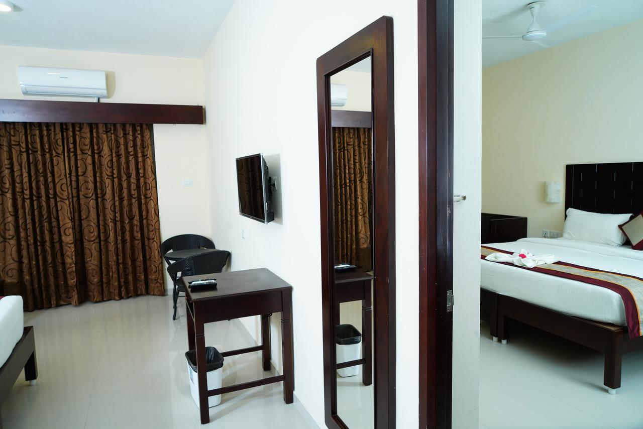 Five Falls Resort Kuttalam  Bagian luar foto