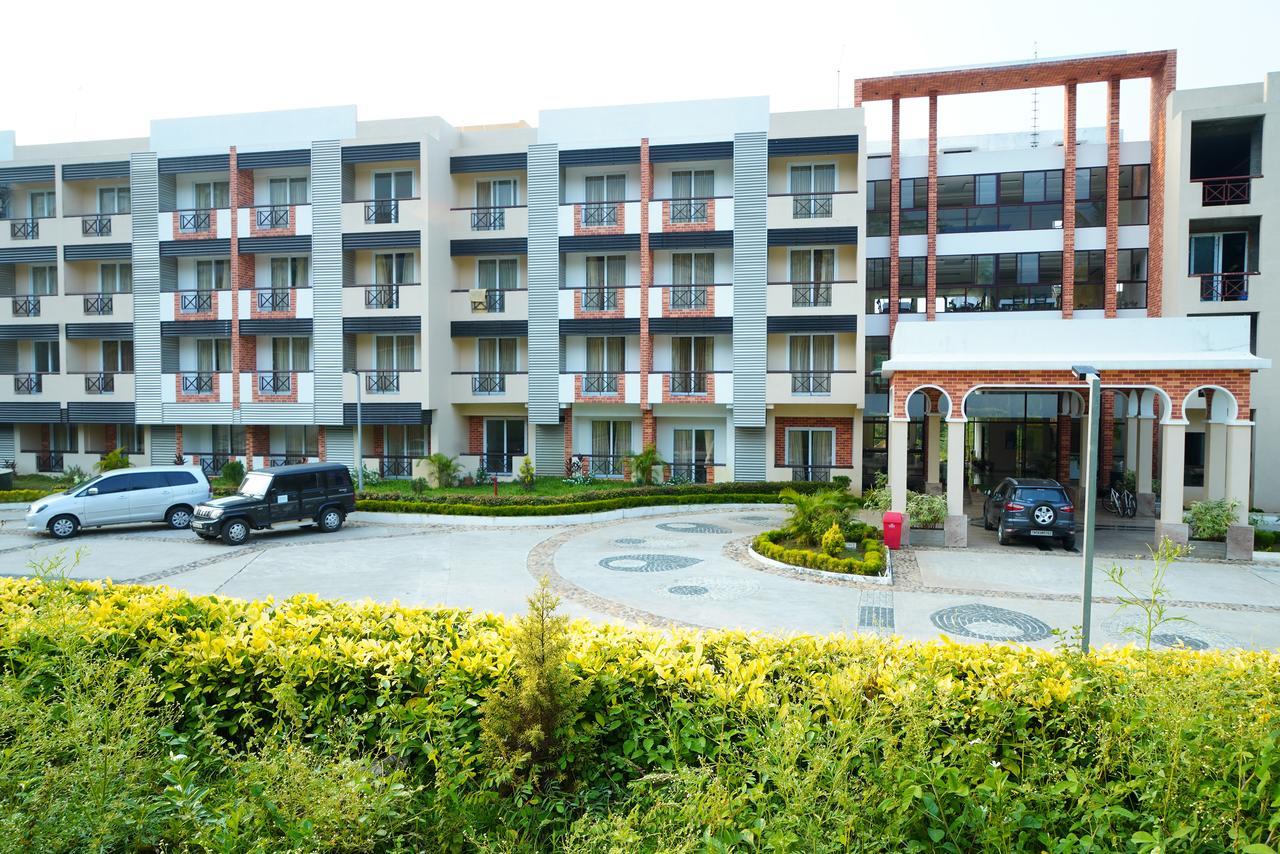 Five Falls Resort Kuttalam  Bagian luar foto